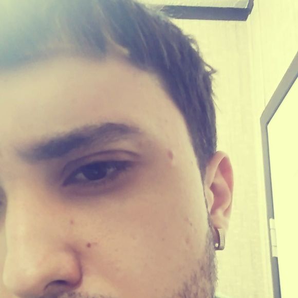 Meet your Posher, Dominic - Picture 1 of 1